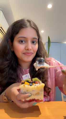 Handcrafted desserts at snowberry outlet😍🥰❤️
.
.
Handcraft