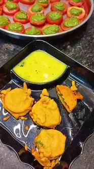 Tomato bhajiya.
.
.
#monsoon #pakode #viralreels #dumas