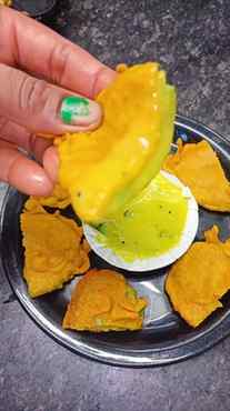Bateka puri.
.
.
#monsoon #bhajiya #pakoda #yummy