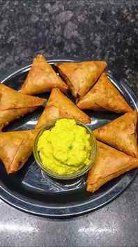 Rajkot ni famus chutney.
.
.
#rajkot #chutney #quick #spicy
