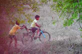 Reminiscing about those carefree days! 🚲 Nothing beats the 