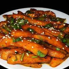 Delicious HONEY CHILLI POTATO ✨️😋😋🫠
MADE BY @sayedfaiqua 
