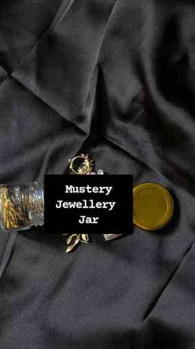 ●This beautiful mystery jar is from @_toosilly_ ✨️
.Get your