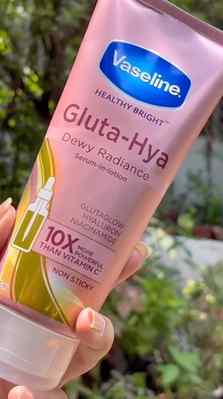✨Dewy skin, without the
sticky feel!💝
Vaseline Gluta-Hya D