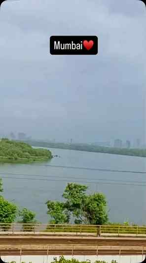 🌊 समंदर की लहरें भी कितना कुछ सिखाती हैं…
कभी शांत रहो, कभी