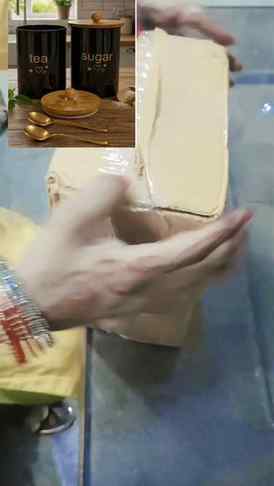 Kitchen ko dege loyal look yeh sugar or tea container plz ch