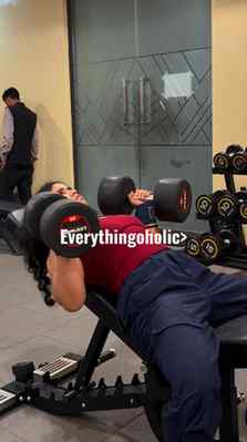 Jack of all trades
Master of none
.
.
.
.
.
#powerliftingwom