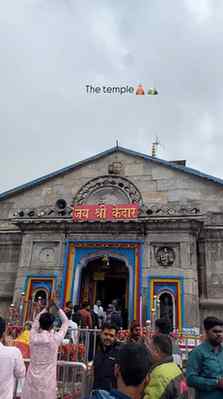 The temple🤌🏻
#fyp #kedarnath #temple #mountain #trending