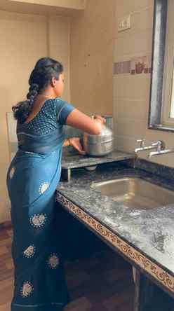पाण्यामुळे सगळी भांडी किचन खराब होते #trending #cleaning #vi