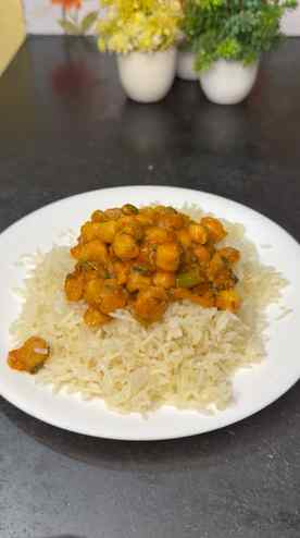 Kabhi notice kiya hai, kuch gharon ka Rajma Chawal ya Chole
