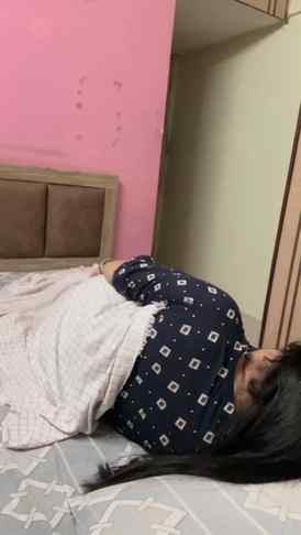 Uthane ki koshish kar raha tha 🤣🤣#couplegoals❤ #comedyreel
