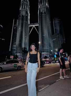 Under the city light 🌃