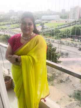 Draped in love and six yards of magic

Beautiful saree recei