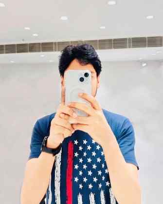 #sundayvibes #sundayfunday #mirrorselfie #iphone15 #selfport