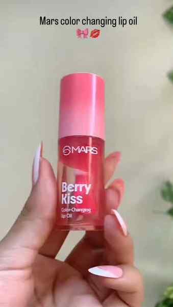 ✨ MARS Lip Oil 💋
Glossy lips + comfy hydration in one swipe