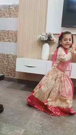 🌸 राधा नाम में ही प्रेम है, भक्ति है और सुकून है… 💕
राधे र