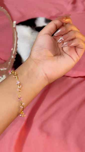 🎀Pretty Pink TULIP Bracelet🎀
*
*
*
*
*
*
*
*
*
*
*
#ugc #t