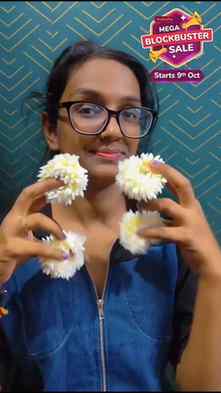 “गजरा भी अब Hair Band जैसा! 😍🌸 Traditional look, modern st