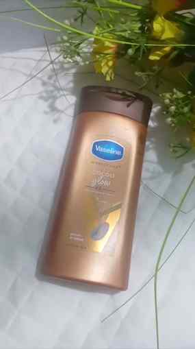 Winter dry skin? Not anymore! ๐คโจ
Vaseline Cocoa Glow = long