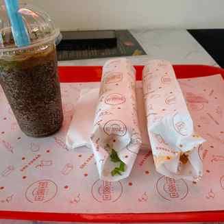 Chicken shawarma roll😋😋
#trend #yummy #roll