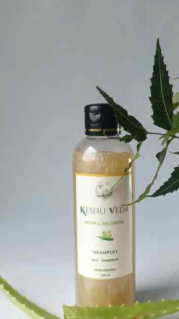 ✨ Dandruff-free hair days, naturally 🌿

Keshú Veda Neem & A