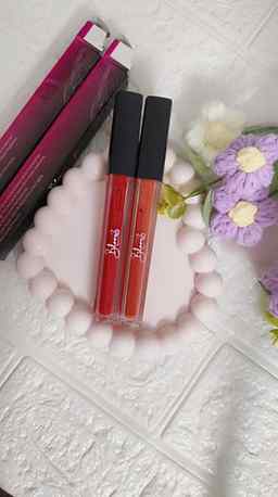 Love the smooth matte finish and beautiful pigmentation! Per