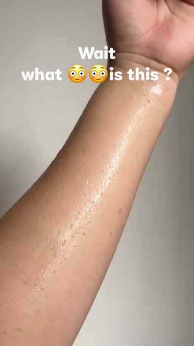 Moody Detan Dash Exfoliating Mist
For Body & Underarms
Form