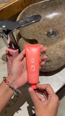 Your dull skin does not have a chance anymore 🌻🍉⛱️. Commen