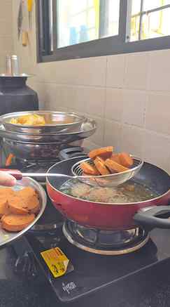 Ata झाला ट्रेंड पुर्ण 👀😋
.
.
(Couple,couple reels,husband