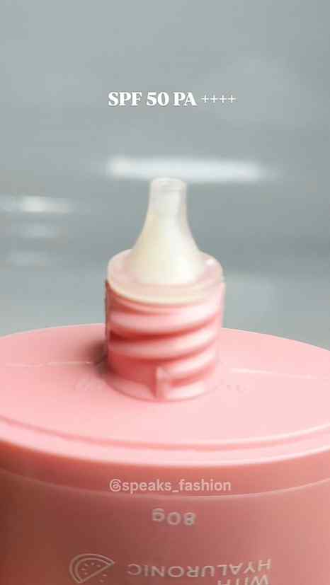 Watermelon Cooling Sunscreen @dotandkey.skincare
•Infused