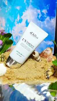 D'Alba Piedmont Waterful Essence Sunscreen.

It delivers bro