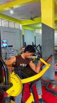 “No show-off, just progress. 🖤💪”
#gymmotivation #gym #moti