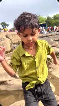 Funny song dance🤣

#reel #funnydance #kidsreel #insta #come