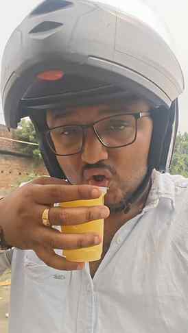 ব্যান্ডেলের বুকে কুড়ি টাকায় দু গ্লাস জুস একবার ট্রাই করে দ