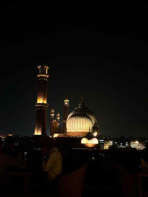 Ek shaam purani Delhi ke naam
🕌🌙✨🦢…
