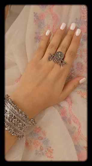 A soft kurta, silver jewellery & my favourite kind of desi d