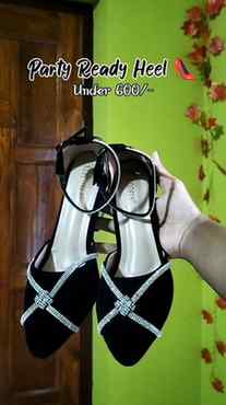 Heel so pretty that your heart won't let you miss out on thi