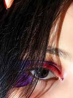 “Eyes speak what lips never could. 🖤”
#eyemakeup #eyelooktu
