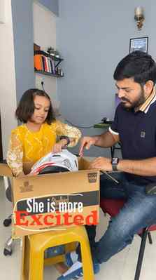 Unboxing the Steelbird Fighter Helmet with my little niece! 