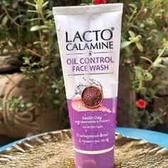 Oily skin girls, ye suno! 👂✨
Mera new fav - Lacto Calamine