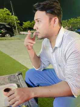 i only love to talk about myself...🚬📌...may be I'm self ce