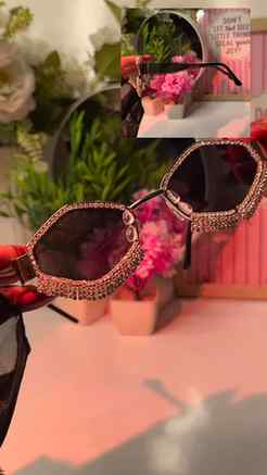 Luxury stone diamond lace goggles @meeshoapp
.
Comment for