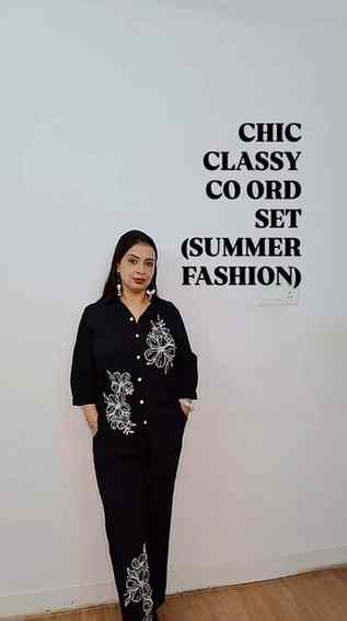 Black, but make it interesting.🖤🖤
This floral-detailed co