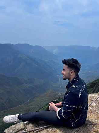 Nature’s therapy session✨🍃
.
.
.
#shillong #meghalaya #nort