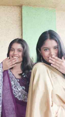 Marathi gurlzz🌸
.
.
.
.
.
.
.
.
#saree #twins #sisters #tra