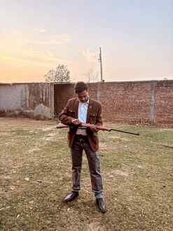 Own Boss😎
#the_great_badal
#mafiastyle
#classiclook
#swa