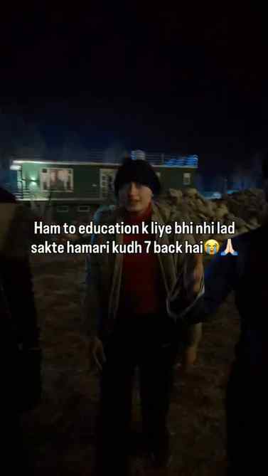 Ye back vale protest mai kya krhe hai?😂💀