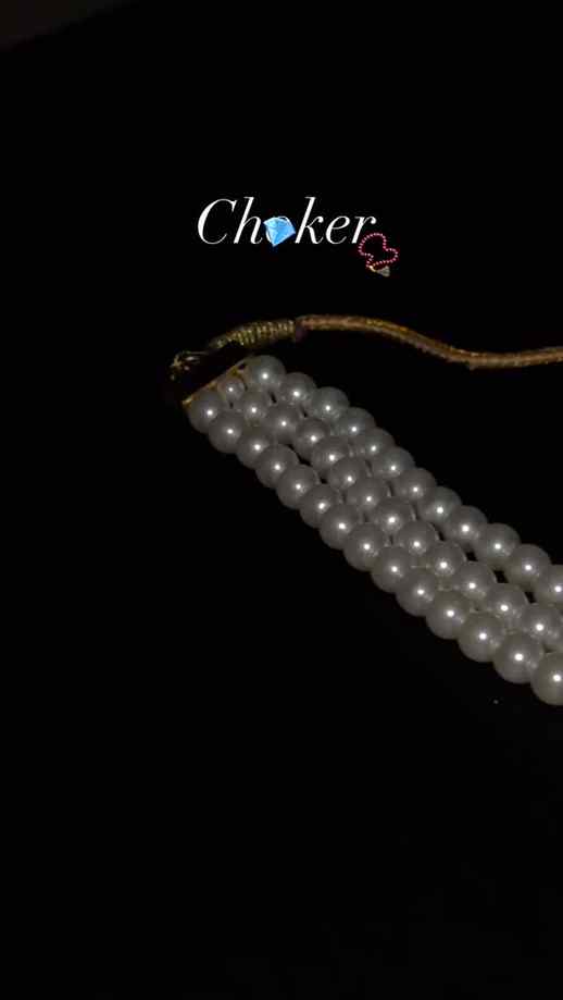Redefining royal grace with this exquisite three-strand pear