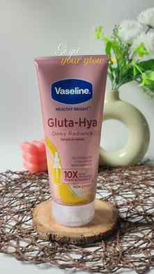 ✨ Dewy skin without the sticky feel! 💖

Vaseline Gluta-Hya 