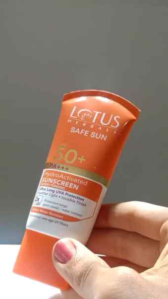 Okay but WHY is this sunscreen literally not dissolving in w